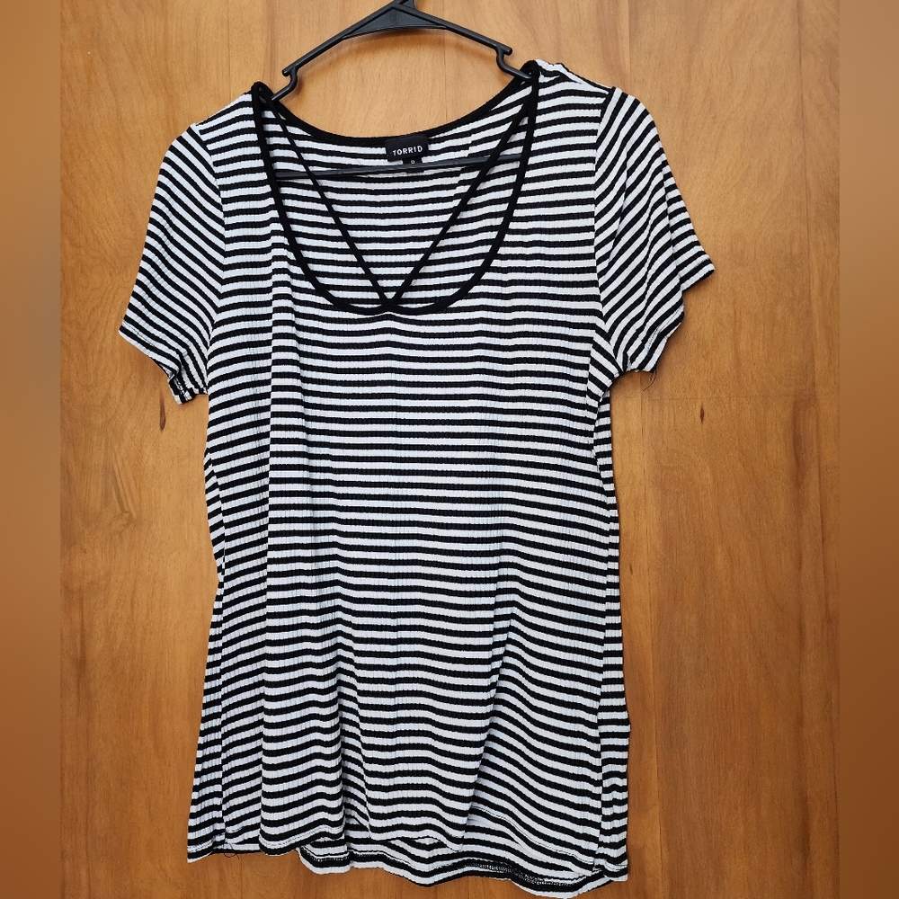 Torrid shirt
